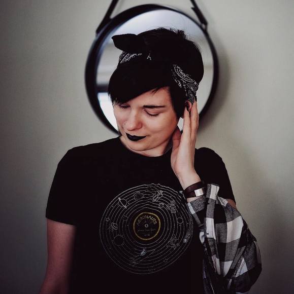 Meet your Posher, Sara - Picture 1 of 1